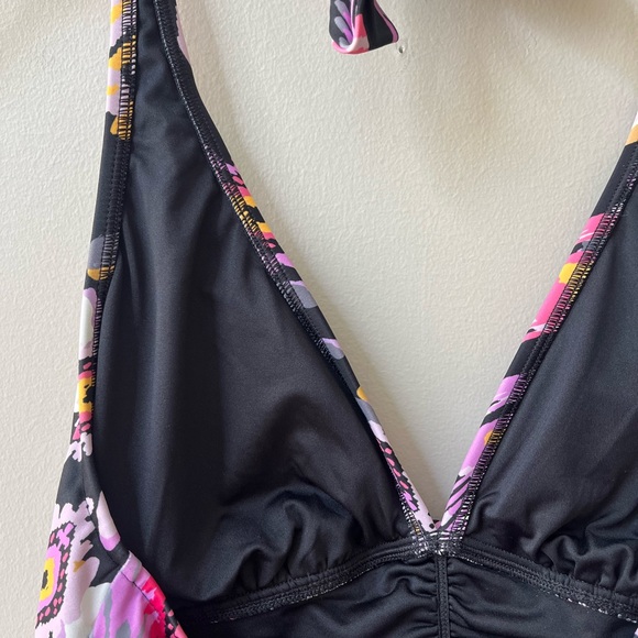 VENUS Sicily V Neck Halter Tankini Swim Top Womens 8 Black Pink Ikat Pattern NWT - Picture 14 of 15